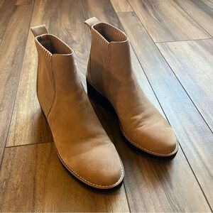 Eileen Fisher | Women’s Lilou 9 Wedge Booties Chelsea Boots in Tan Brown